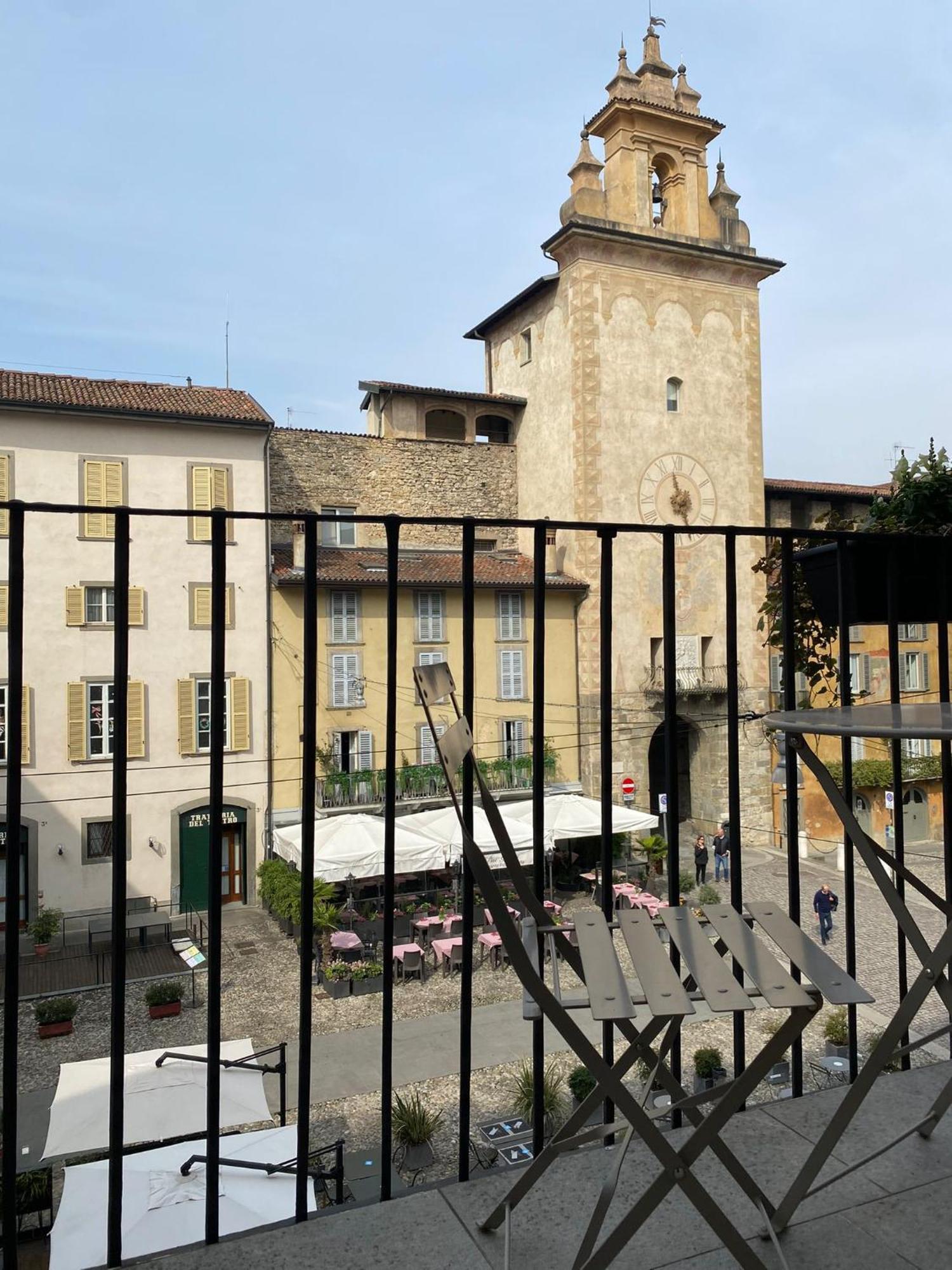Piazza Mascheroni Home Бергамо Екстериор снимка